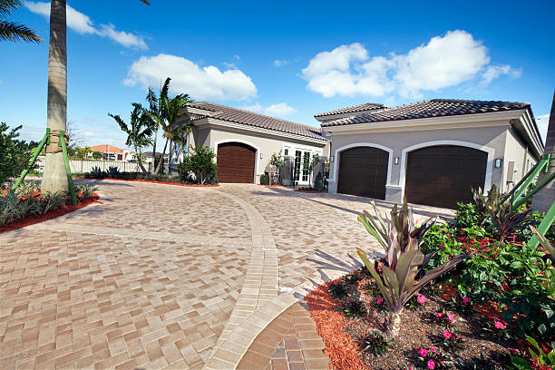 Best Interlocking Driveway Pavers  in Edmore, MI